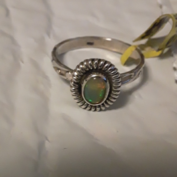 Artisan Ethiopian opal - Picture 2 of 3